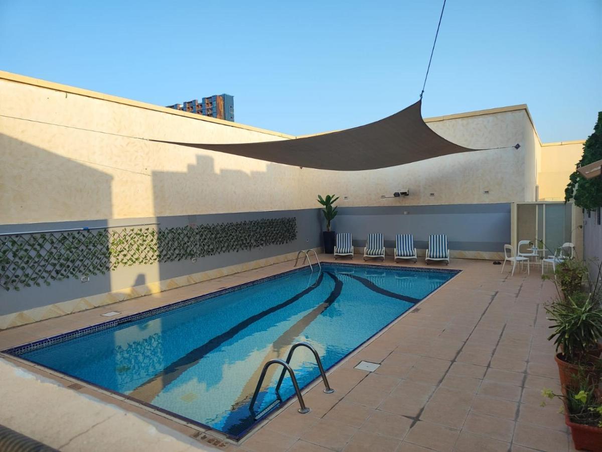 Al Raya Hotel Apartments Дубай Экстерьер фото