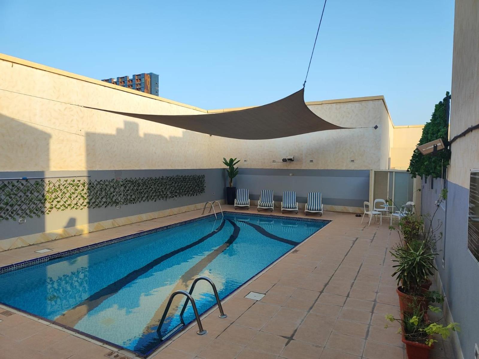 Al Raya Hotel Apartments Дубай Экстерьер фото