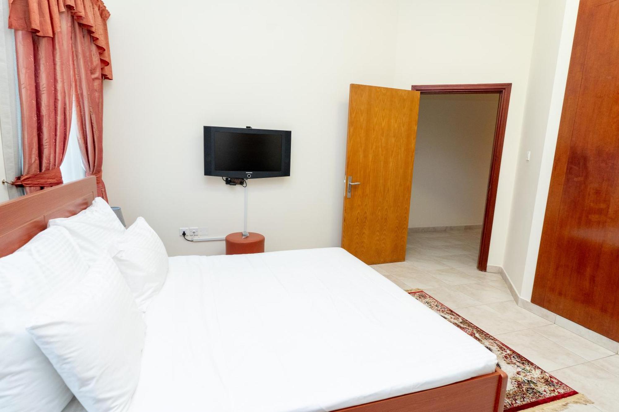 Al Raya Hotel Apartments Дубай Экстерьер фото
