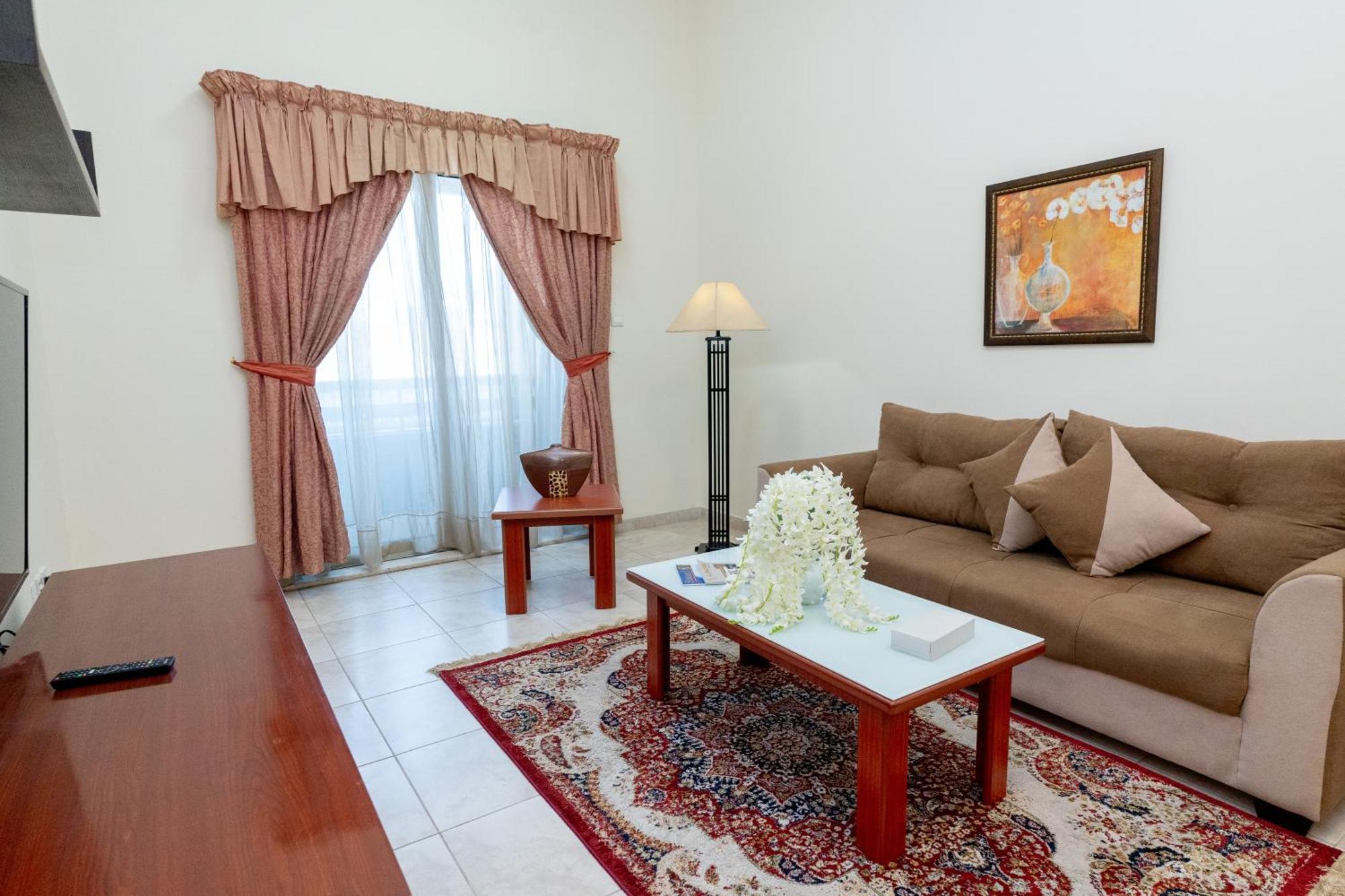 Al Raya Hotel Apartments Дубай Экстерьер фото