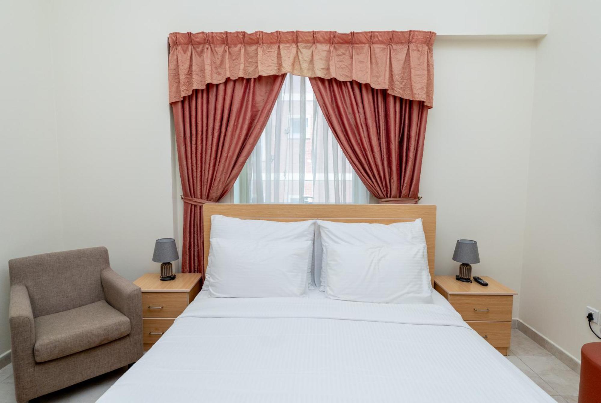 Al Raya Hotel Apartments Дубай Экстерьер фото