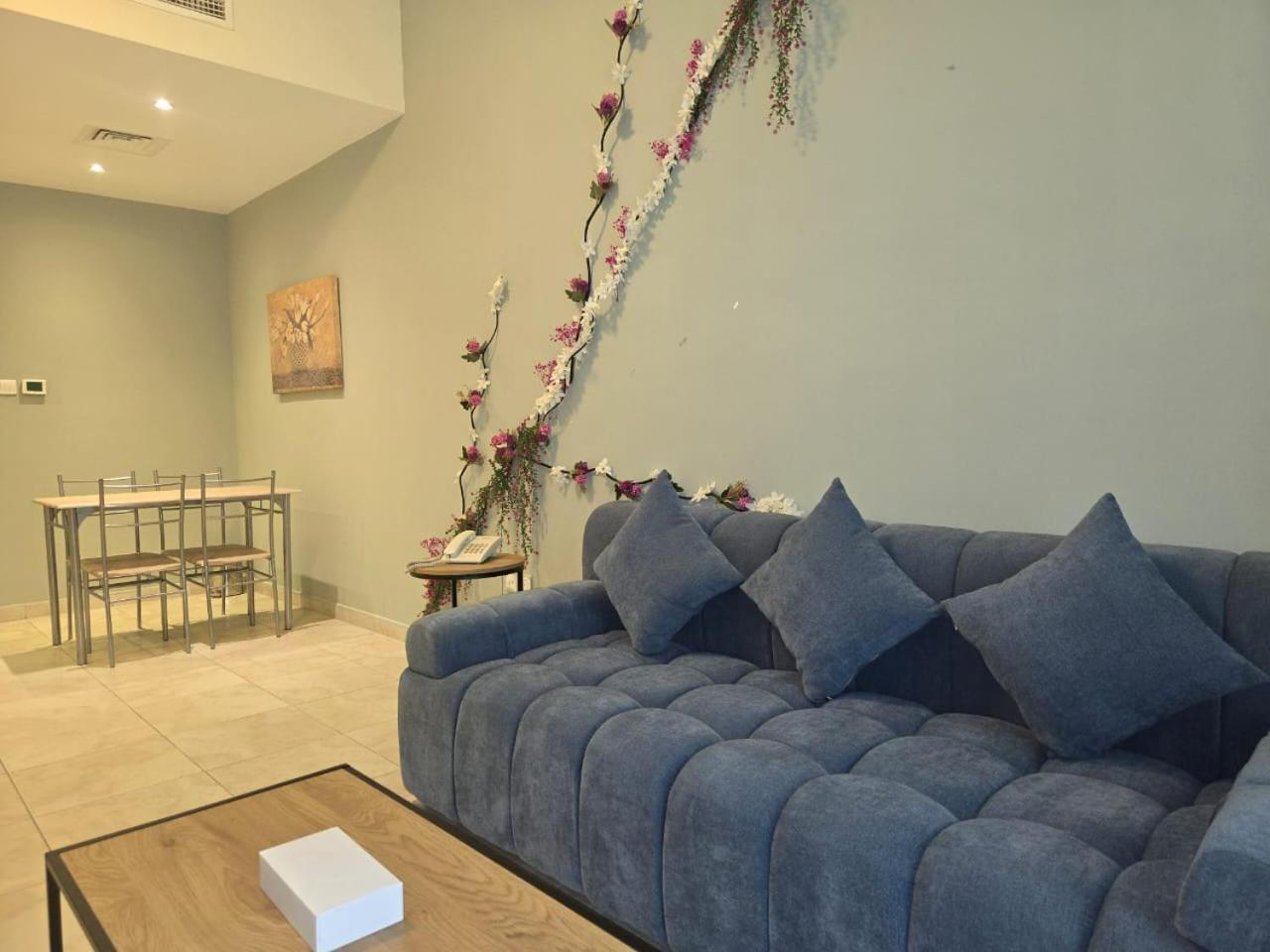 Al Raya Hotel Apartments Дубай Экстерьер фото